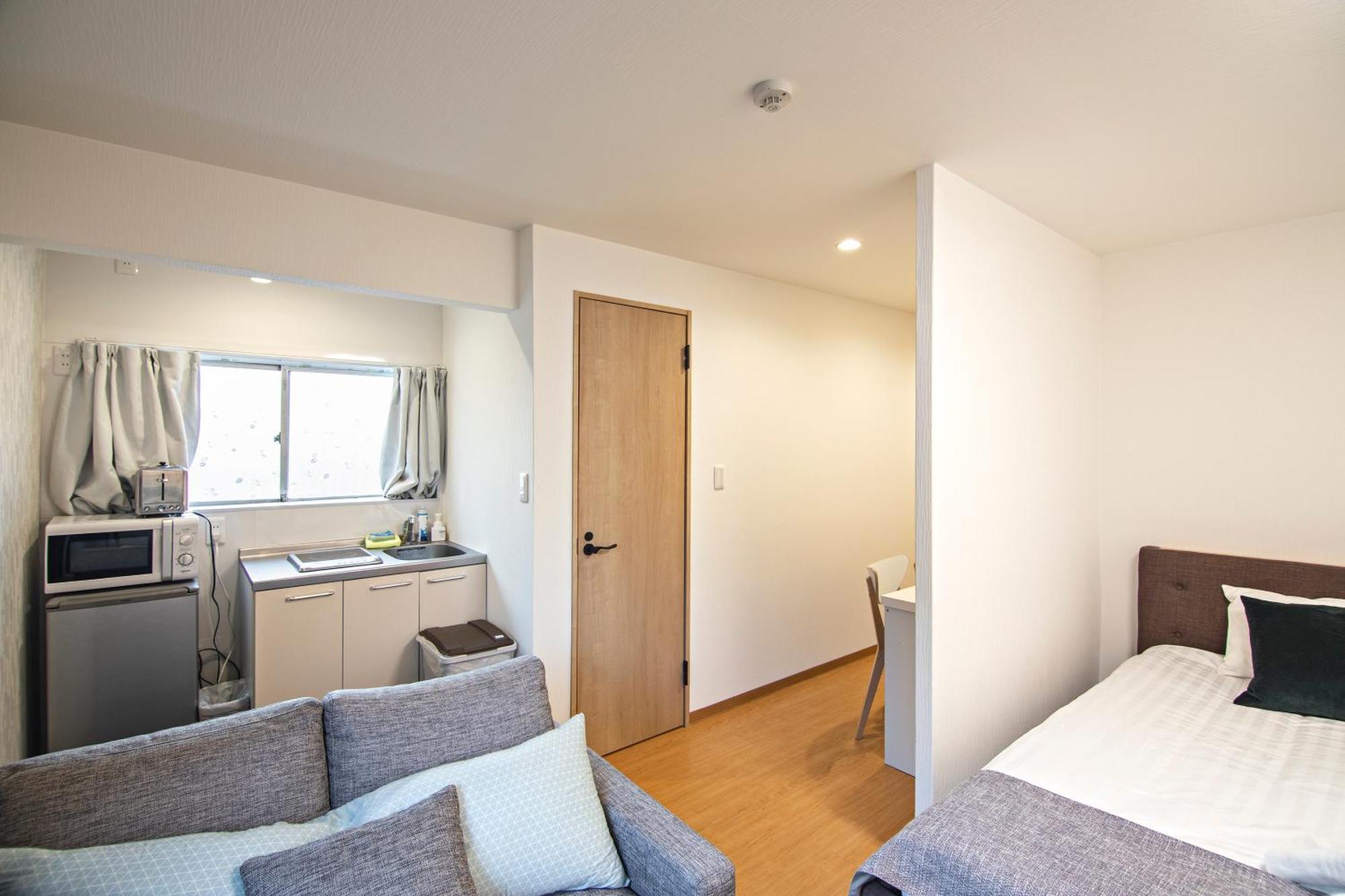 Apartment ＠home天下茶屋2f〜駅まで徒歩5分・最大6人・グループ旅行最適＊浴室＋トイレ＋洗面所＊2